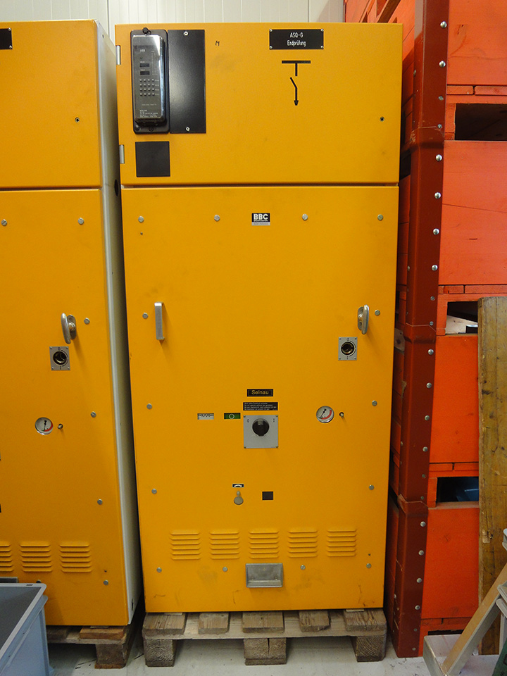 Schaltfeld und Schalter 1